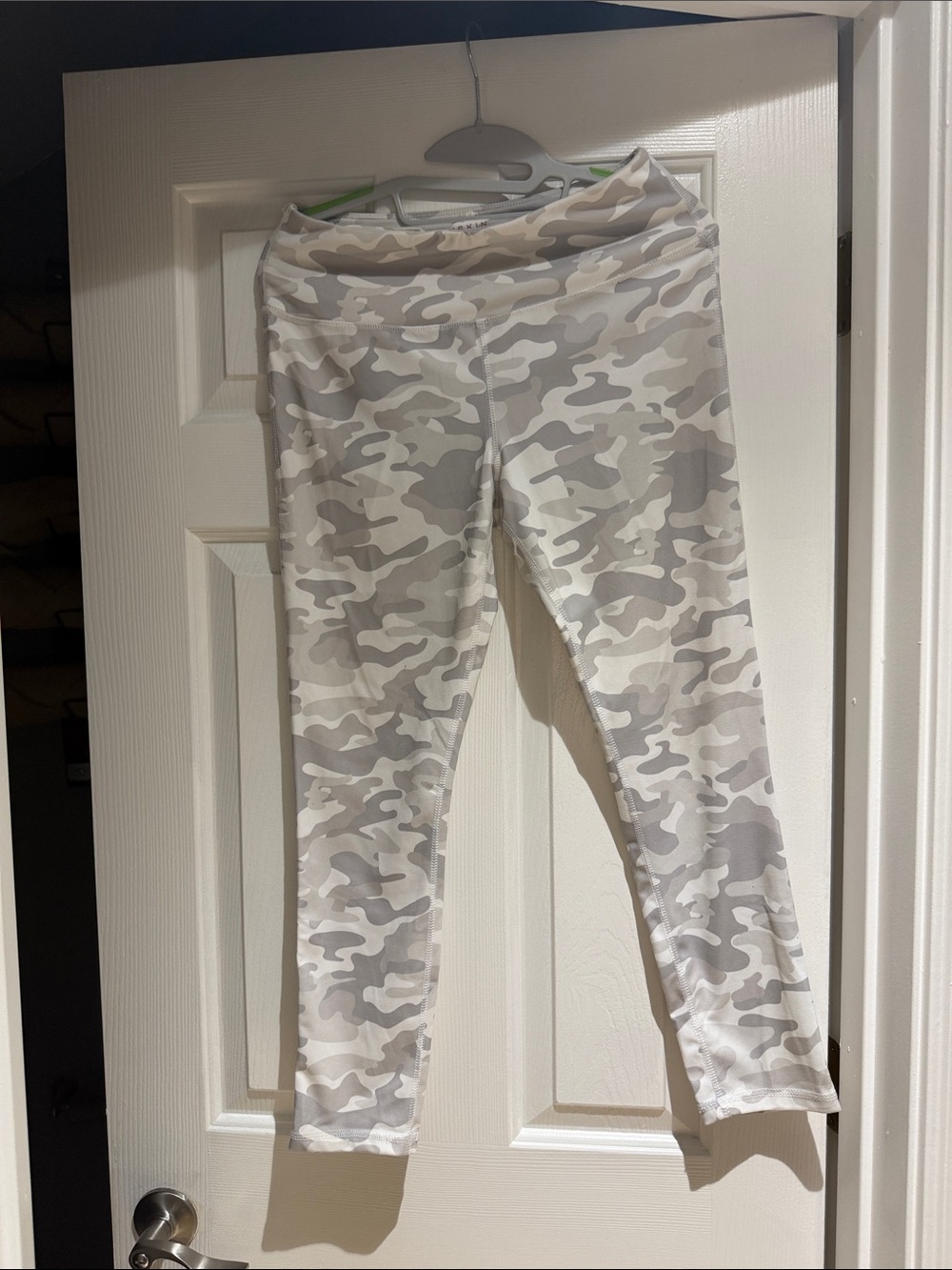 Danskin White and Light Gray Camo Kids Leggings